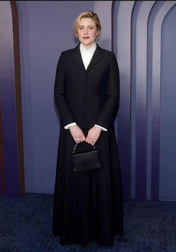 (Грета Гервиг в Dior. Instagram styleatitspeak, владелец компания Meta признана в России экстремистской и запрещена.