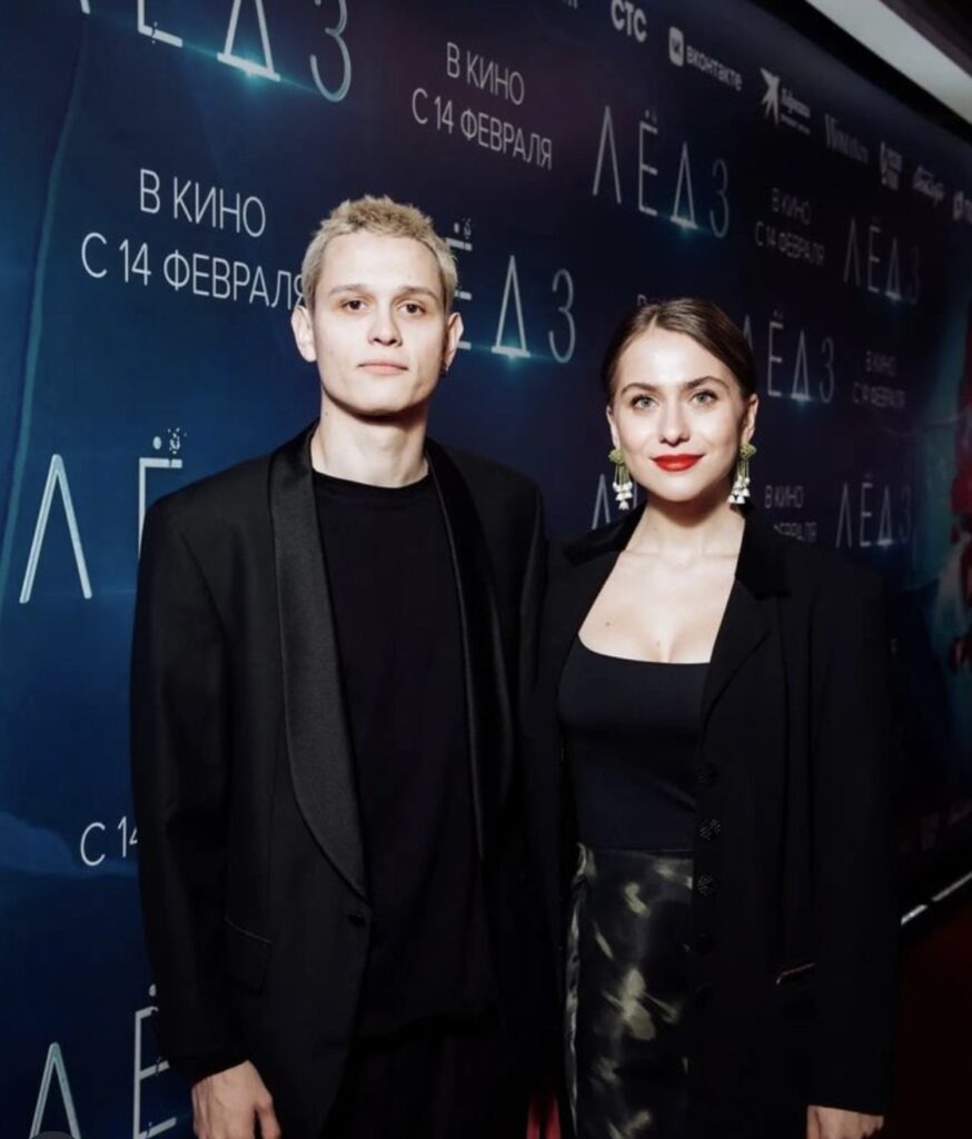 Степан Белозёров с девушкой. Instagram nmgkinoprokat (владелец компания Meta признана экстремистской в России и запрещена)