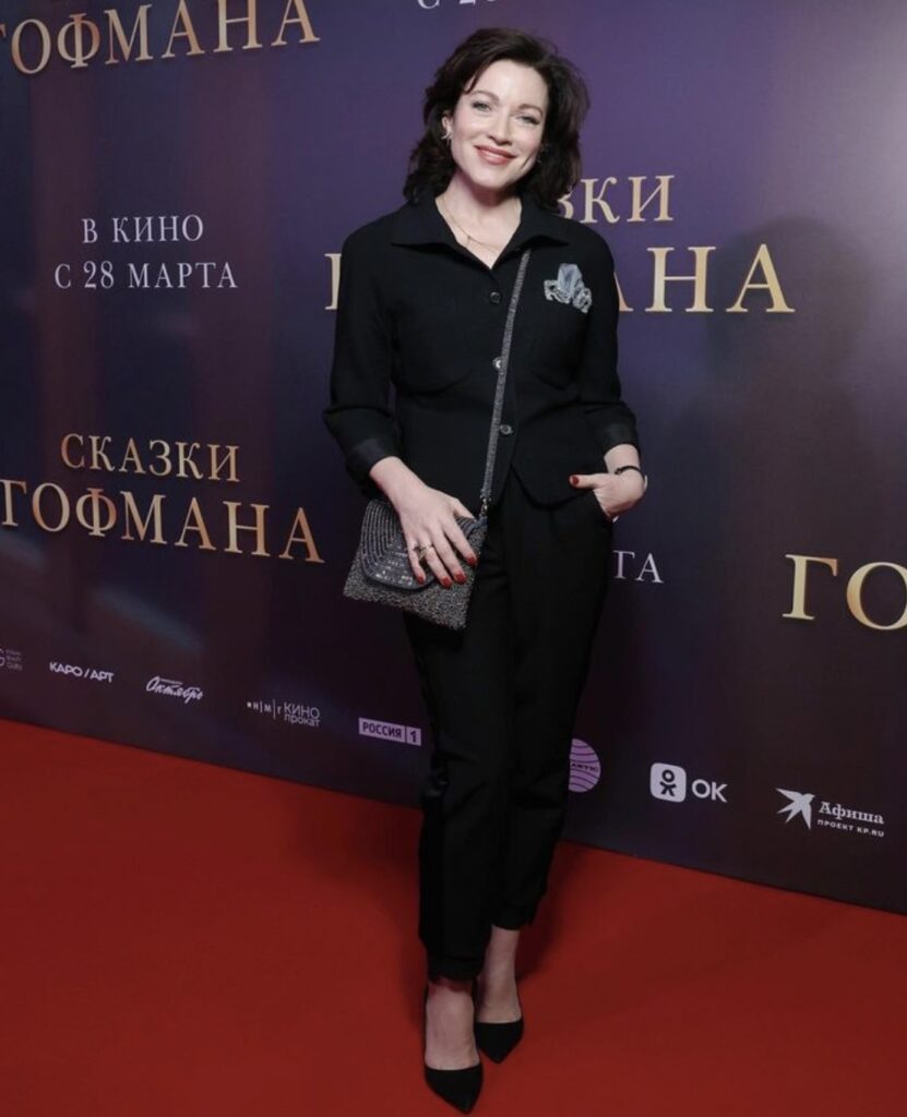 Алёна Хмельницкая. Instagram журнала Woman (владелец компания Meta признана в России экстремистской и запрещена.)