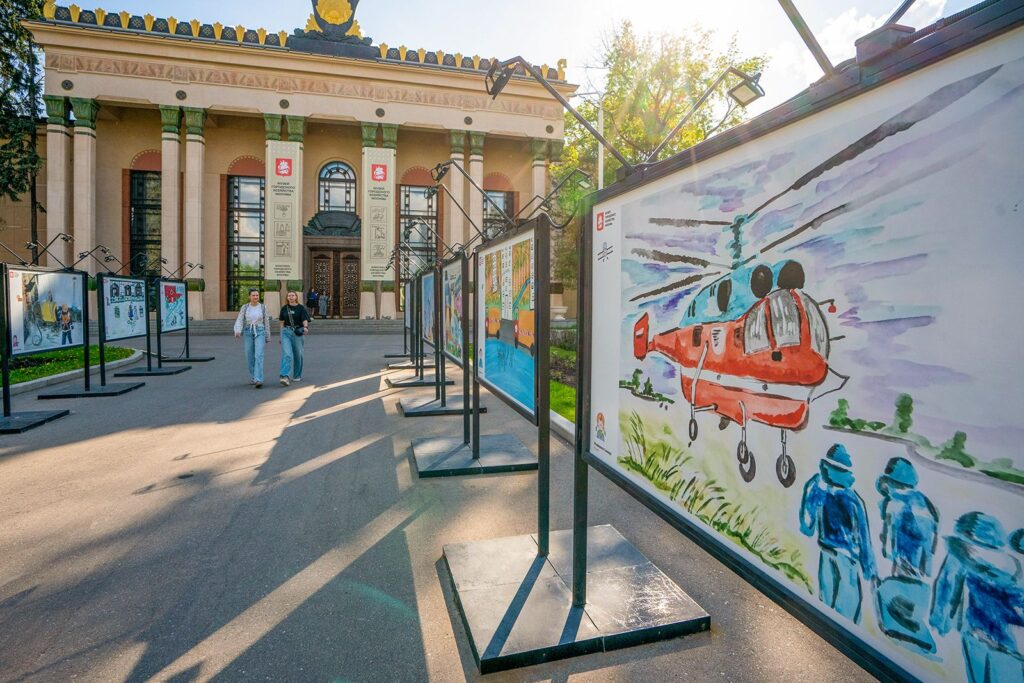 выставка, рисунки, фото mos.ru