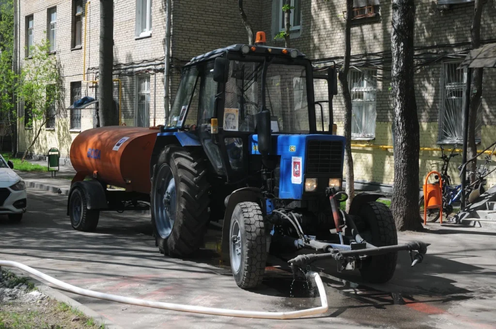трактор, промывка, фото Яна Маевская