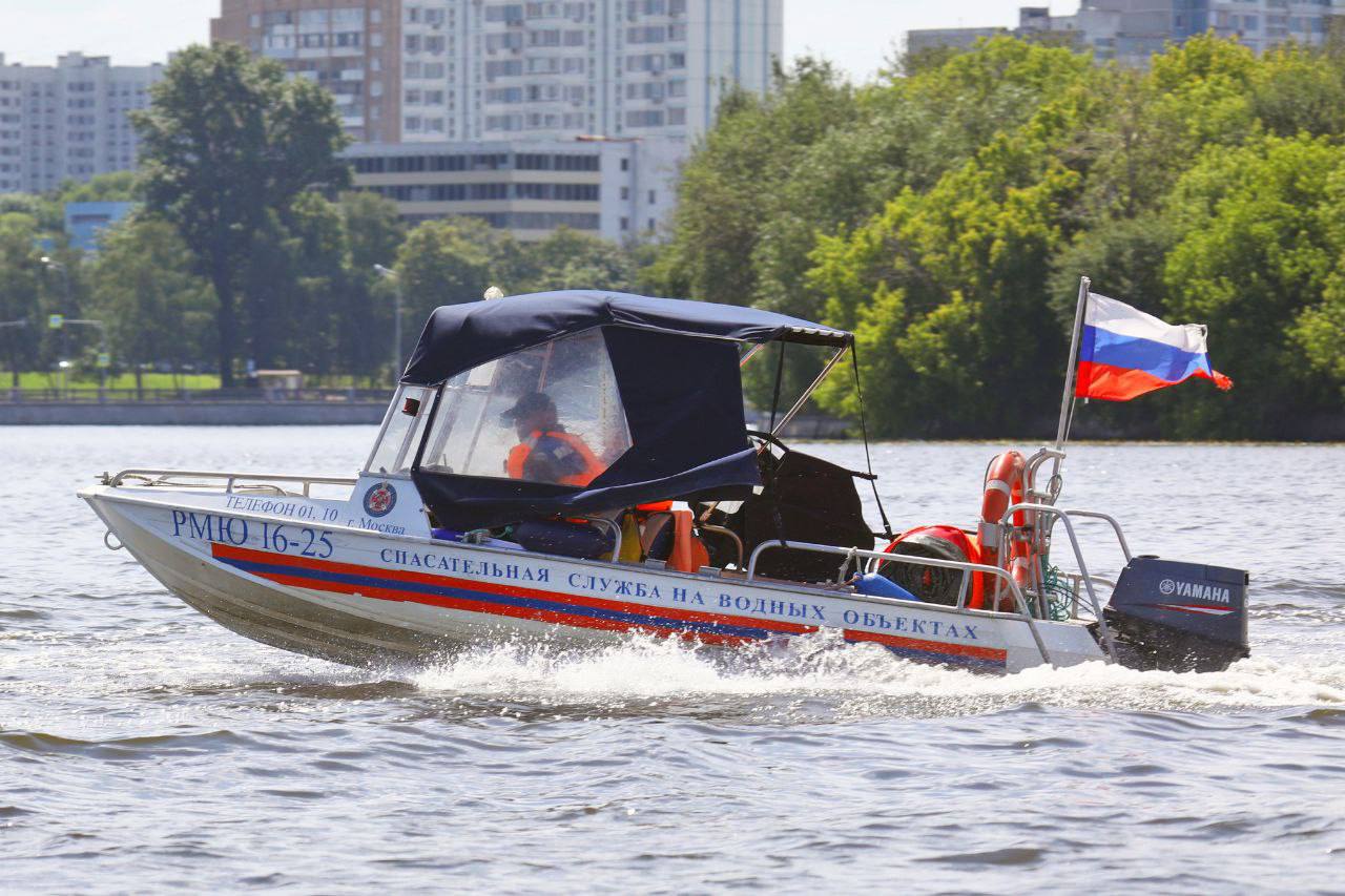 спасатели, спасение на воде, катер, фото ГОЧСиПБ