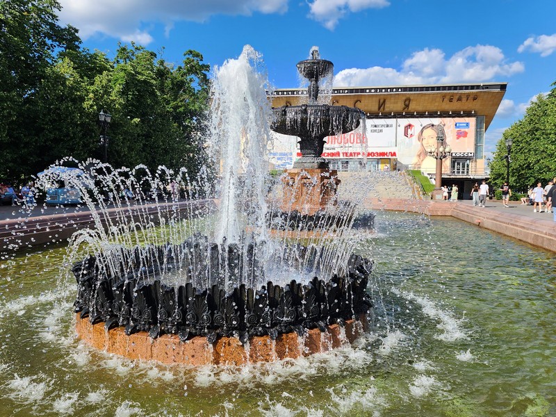 Новопушкинский фонтан, фото Юлия Смагринская