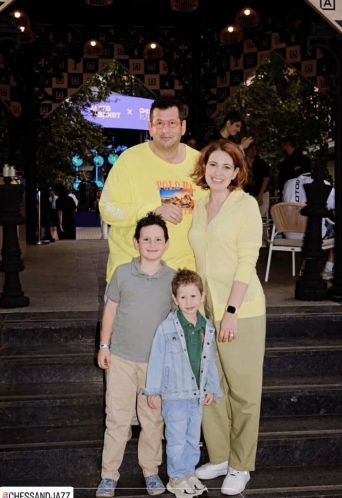 Ян Янковский и Лена Фейгин с сыновьями Йосей и Абой. Instagram Яна Яновского (владелец компания Meta признана в России экстремистской и запрещена.)
