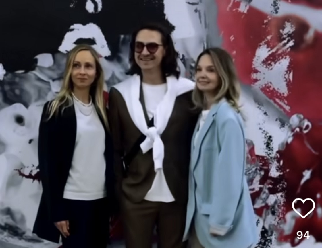 Сергей Филин и Мария Прорвич с подругой. Instagram журнала Woman (владелец компания Meta, признана в России экстремистской и запрещена.) Сергей Филин и Мария Прорвич с подругой. Instagram журнала Woman (владелец компания Meta, признана в России экстремистской и запрещена.)