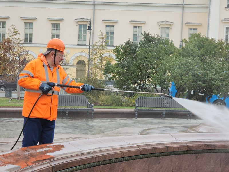 Большой театр, промывка фонтана, фото Юлия Смагринская