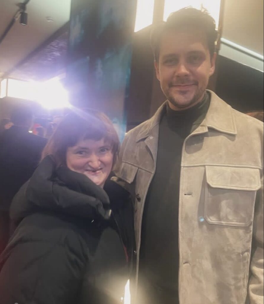 Милош Бикович с поклонницей. Instagram Irochka_1984 (владелец компания Meta признала в России экстремистской и запрещена.)