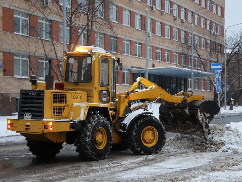 уборка снега, техника, фото Юлия Смагринская