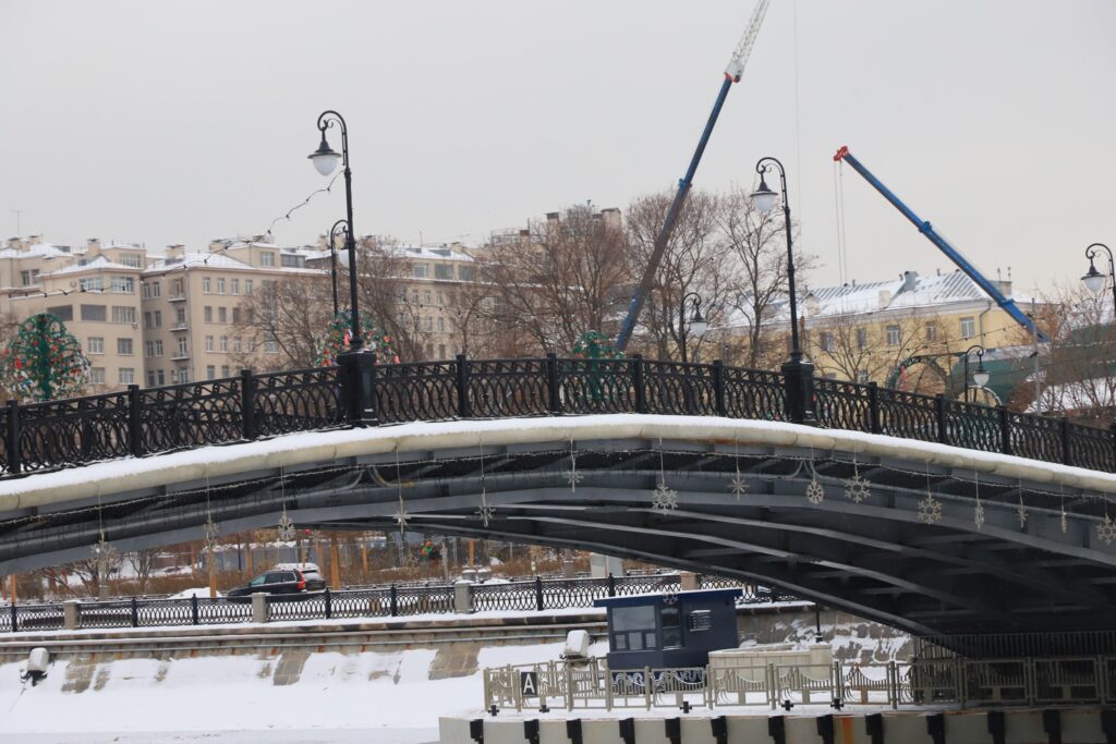 Третьяковский мост, уборка снега, фото Юлия Смагринская