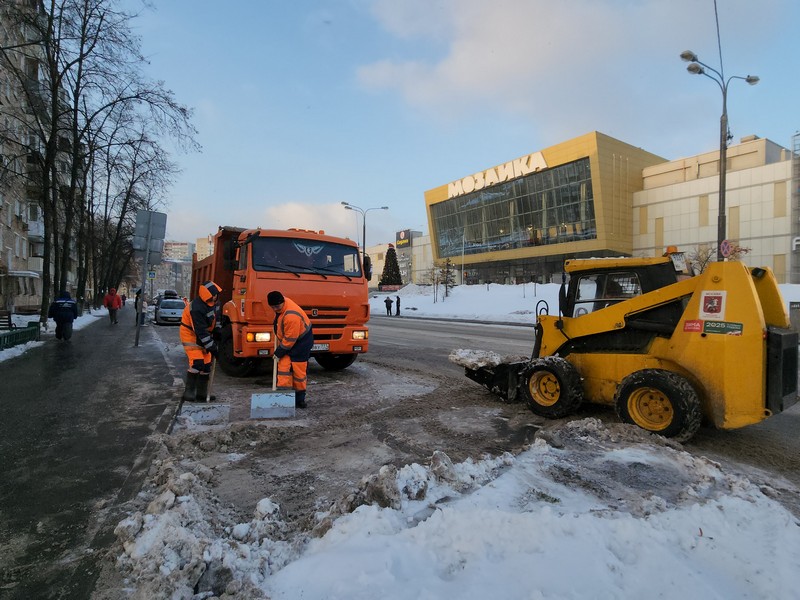 уборка снега, техника, фото Юлия Смагринская