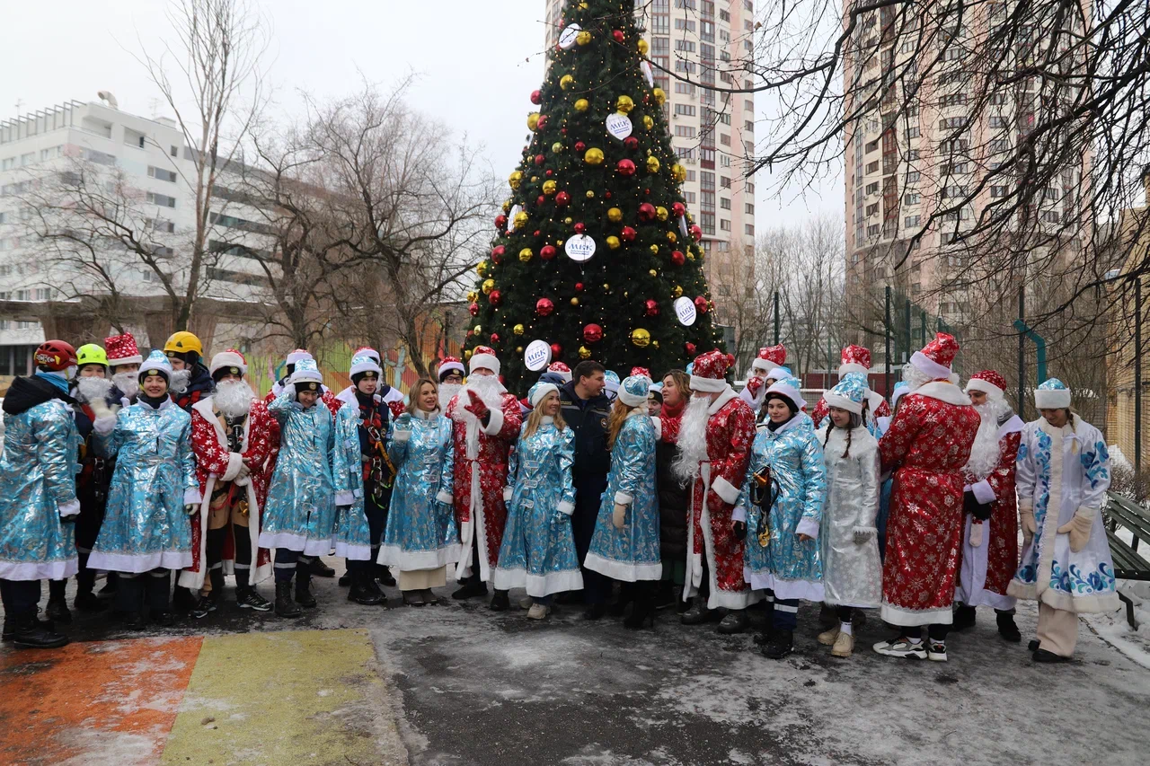 новогодний десант, дед мороз, новый год, праздник, детская больница, фото Юлия Смагринская