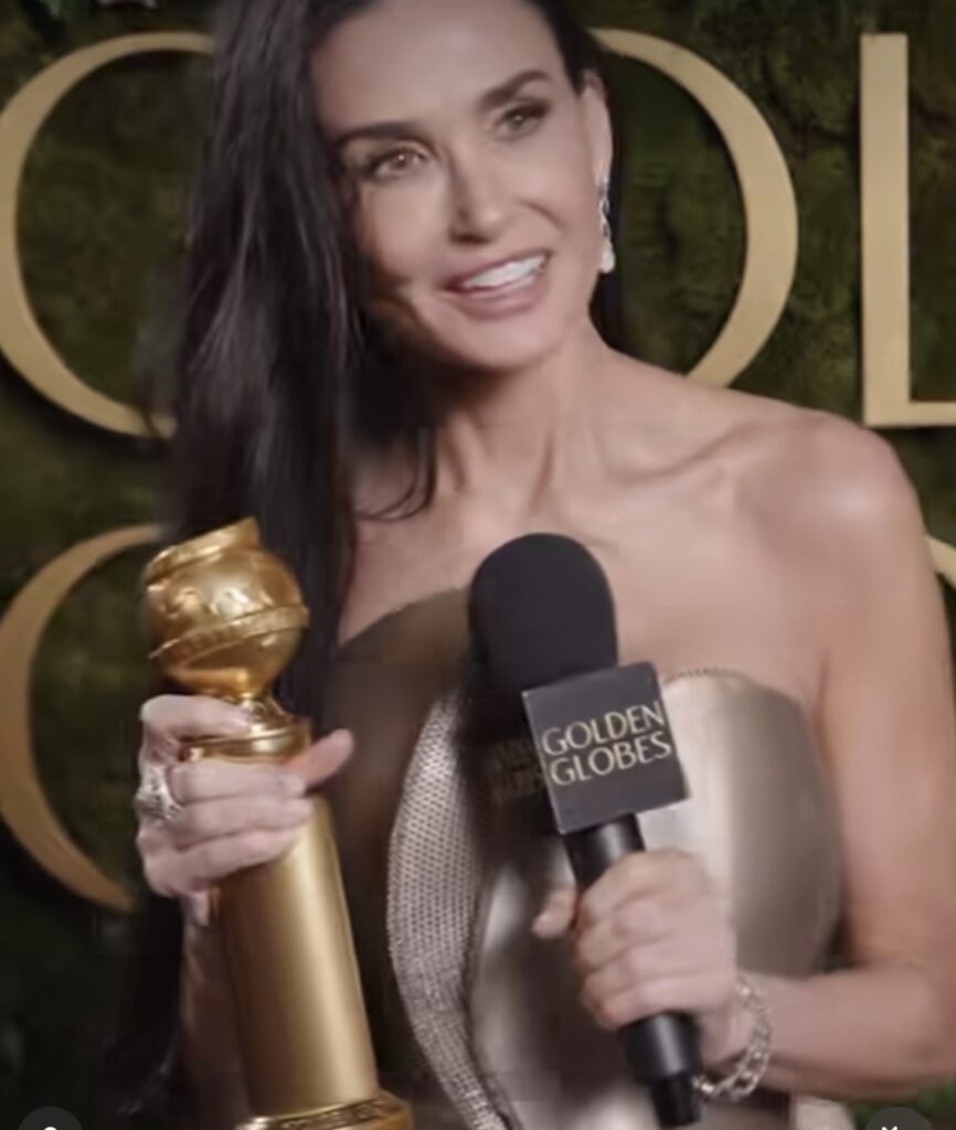 Деми Мур. Instagram Goldenglobes (владелец компания Meta признана в России экстремистской и запрещена.)