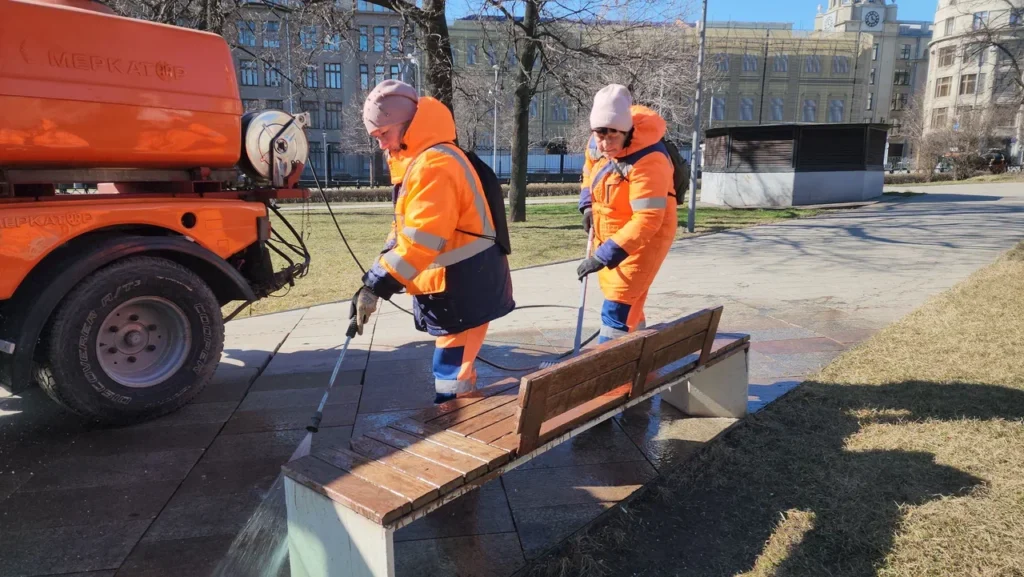 Ильинский сквер, промывка, фото Юлия Смагринская