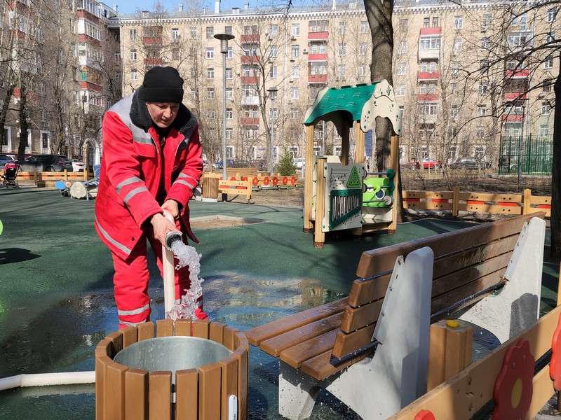 промывка, детская площадка, фото Юлия Смагриснкая
