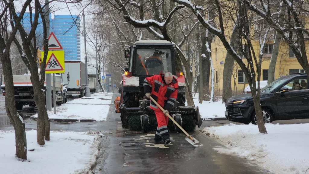 уборка снега, техника, фото Юлия Смагринская