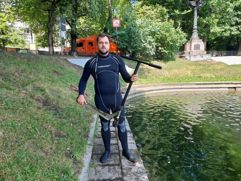 Патриарший пруд, водолазы, фото Яна Маевская