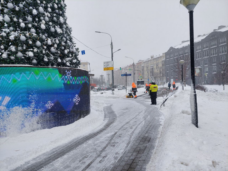 уборка снега, фото Яна Маевская