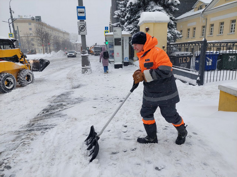уборка снега, фото Яна Маевская