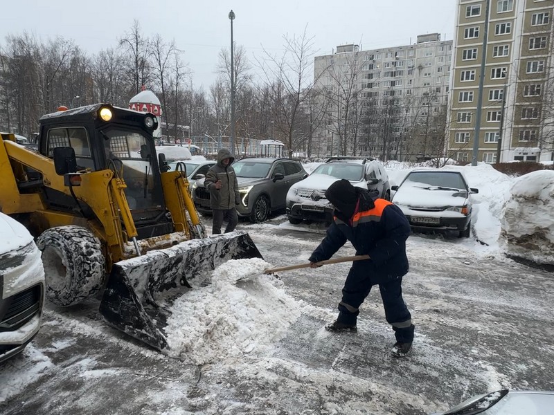 уборка снега, фото ГБУ Жилищник района Коньково