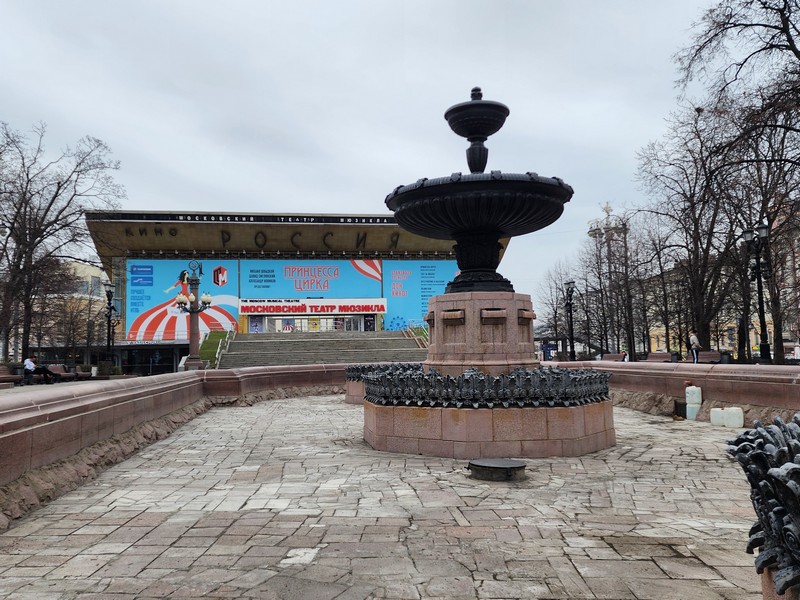 промывка фонтана, Пушкинский фонтан, фото Юлия Смагринская